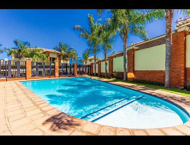 2 BEDROOM APARTMENT FOR SALE IN SUNNINGHILL